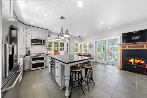 Kitchen - 32 Ocean Ridge Rd, Cushing, ME 04563 photo 5 of 6