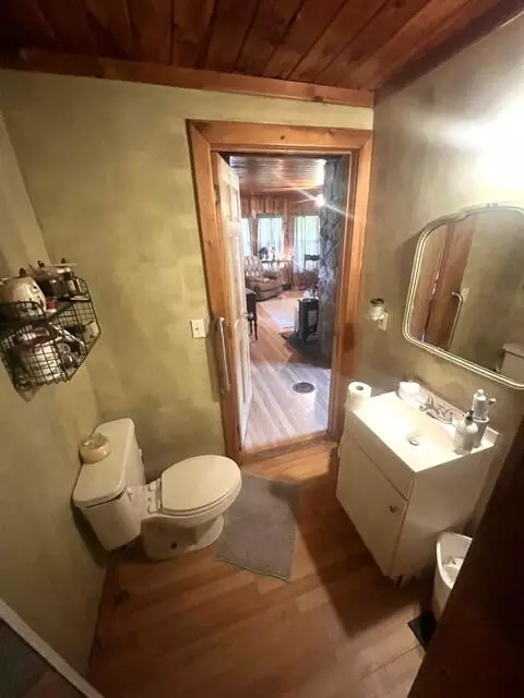 Bath - 1004 Estabrook Rd, Amity, ME 04471 photo 3 of 4