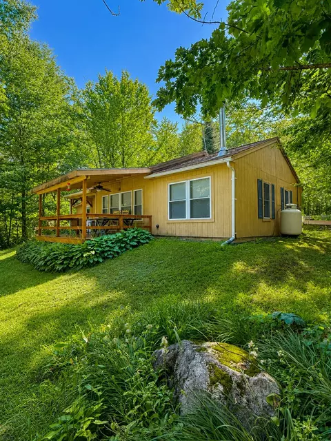 32 Luckman Rd, Saint Albans, ME 04971