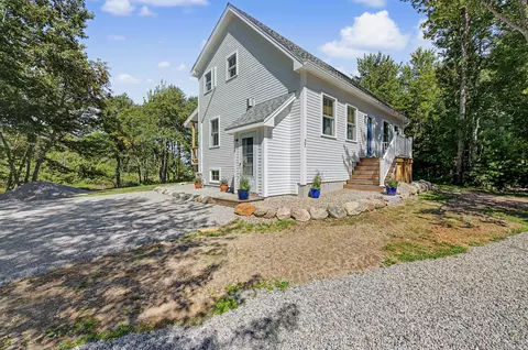 Exterior - 37 Old Pool Rd, Biddeford, ME 04005 photo 6 of 9
