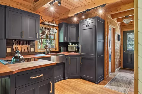 Kitchen - 148 Small Point Rd, Phippsburg, ME 04562 photo 4 of 6