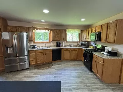 Kitchen - 928 Main St, Wayne, ME 04284 photo 3 of 4