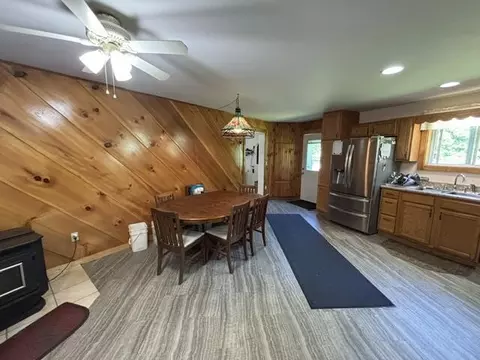 Dining - 928 Main St, Wayne, ME 04284 photo 2 of 3