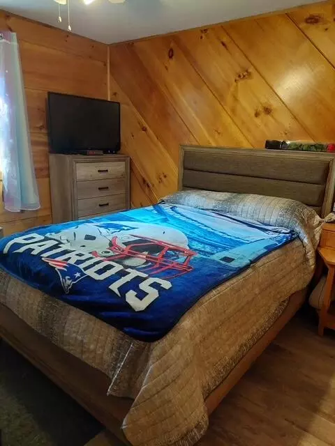 Bedroom - 928 Main St, Wayne, ME 04284 photo 5 of 8