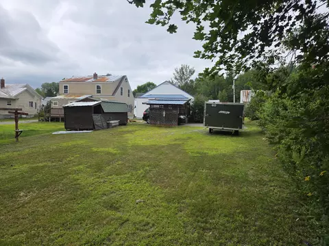 Exterior - 205 Bowdoin St, Millinocket, ME 04462 photo 4 of 5