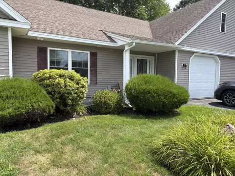 51 Macintosh Ln #51, Old Orchard Beach, ME 04064