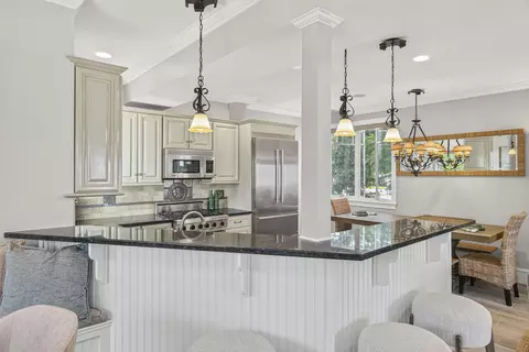 Kitchen - 21 Beach Plum Ln, Ogunquit, ME 03907 photo 2 of 2
