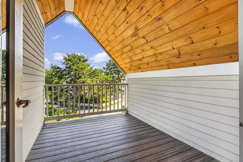 Exterior - 21 Beach Plum Ln, Ogunquit, ME 03907 photo 12 of 18