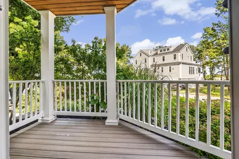 Exterior - 21 Beach Plum Ln, Ogunquit, ME 03907 photo 8 of 18