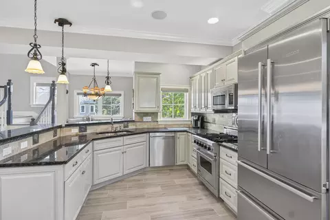 Kitchen - 21 Beach Plum Ln, Ogunquit, ME 03907 photo 1 of 2