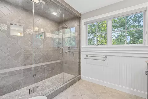 Bath - 21 Beach Plum Ln, Ogunquit, ME 03907 photo 6 of 7