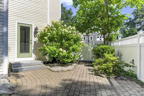 Exterior - 21 Beach Plum Ln, Ogunquit, ME 03907 photo 13 of 18