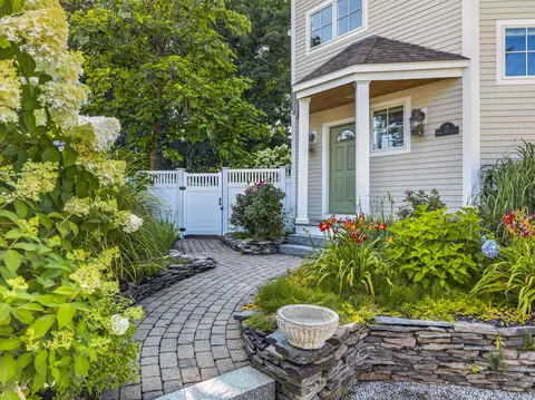 Exterior - 21 Beach Plum Ln, Ogunquit, ME 03907 photo 3 of 18