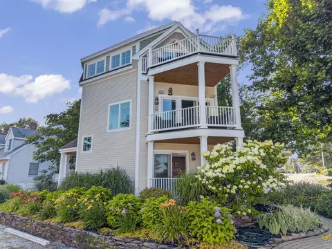 Exterior - 21 Beach Plum Ln, Ogunquit, ME 03907 photo 1 of 18