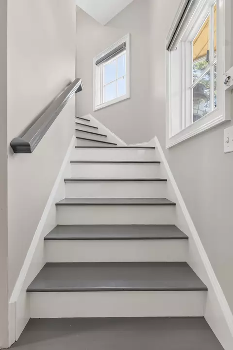 Entry Way - 21 Beach Plum Ln, Ogunquit, ME 03907 photo 4 of 7