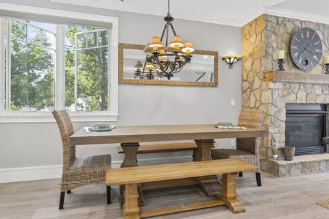 Dining - 21 Beach Plum Ln, Ogunquit, ME 03907 photo 2 of 4