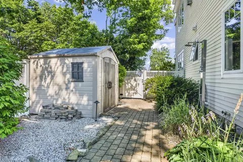 Exterior - 21 Beach Plum Ln, Ogunquit, ME 03907 photo 17 of 18