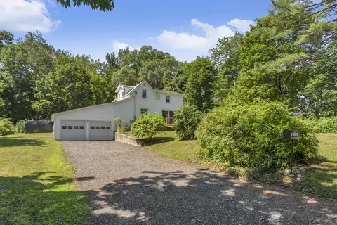 19 Victor St, Lewiston, ME 04240