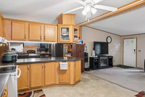 Kitchen - 254 Varney Mill Rd, Windham, ME 04062 photo 3 of 4