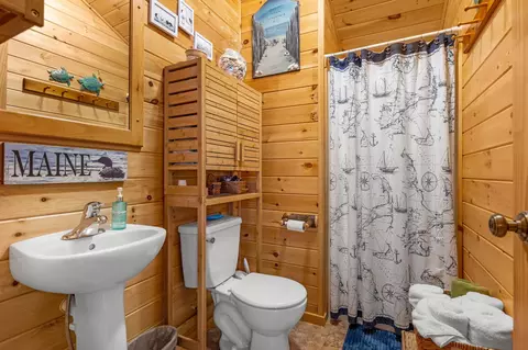 Bath - 406 Brann Rd, Levant, ME 04456 photo 6 of 7