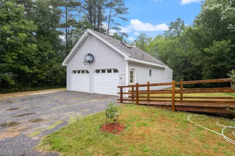 Exterior - 32 Grant Rd, Freeport, ME 04032 photo 3 of 7