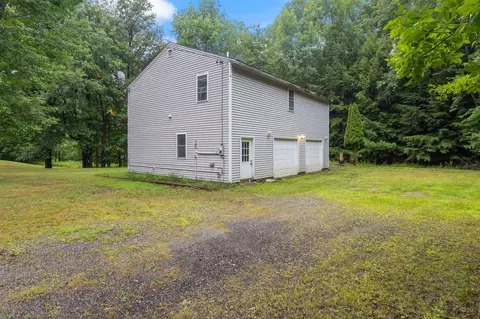 Exterior - 32 Grant Rd, Freeport, ME 04032 photo 4 of 7