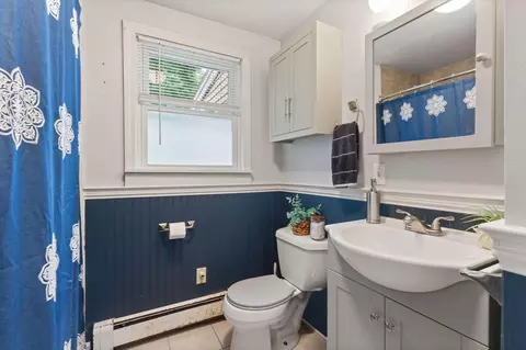 Bath - 32 Grant Rd, Freeport, ME 04032 photo 1 of 5