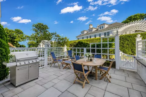 Exterior - 52 Dunelawn Dr #15, Ogunquit, ME 03907 photo 7 of 15
