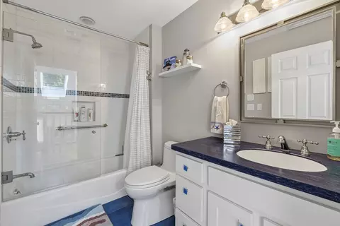 Bath - 52 Dunelawn Dr #15, Ogunquit, ME 03907 photo 2 of 7