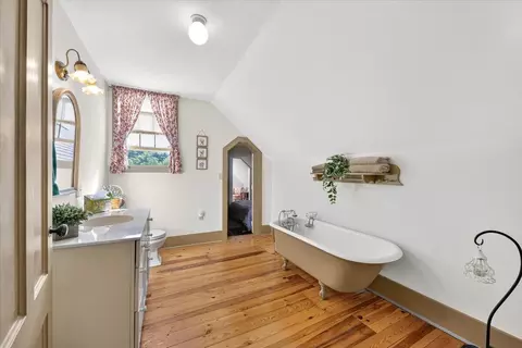 Bath - 54 High Rd, Cornish, ME 04020 photo 2 of 4