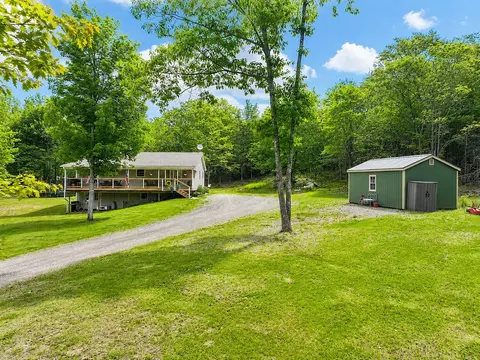 17 Maple Rdg Dr, Bucksport, ME 04416