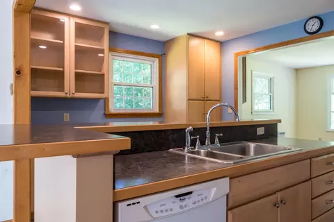 Kitchen - 39 Spar Cove Rd, Freeport, ME 04032 photo 6 of 6
