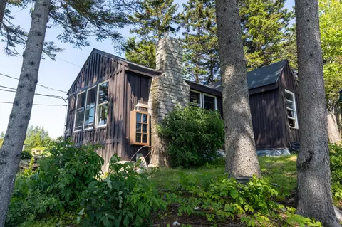 533 Mt Ephraim Rd, Searsport, ME 04974