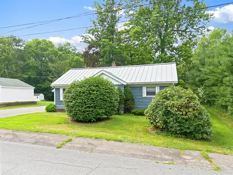 Exterior - 30 Smith St, Augusta, ME 04330 photo 4 of 10