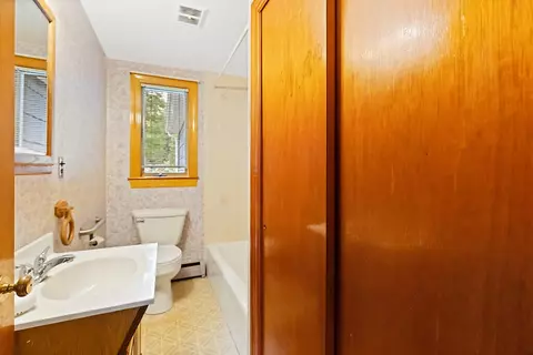 Bath - 30 Smith St, Augusta, ME 04330 photo 1 of 4