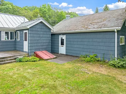 Exterior - 30 Smith St, Augusta, ME 04330 photo 8 of 10