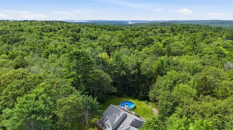 View/Area - 10 Windsor Post Rd, Freeport, ME 04032 photo 2 of 3