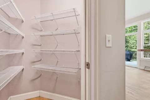 Entry Way - 10 Windsor Post Rd, Freeport, ME 04032 photo 1 of 1