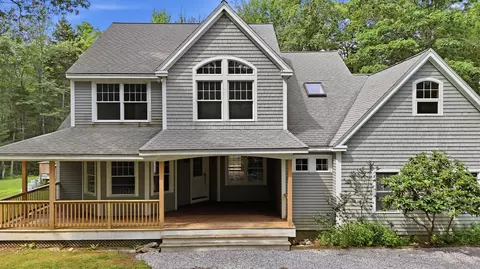 Exterior - 10 Windsor Post Rd, Freeport, ME 04032 photo 2 of 7