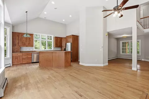 Living - 10 Windsor Post Rd, Freeport, ME 04032 photo 4 of 7