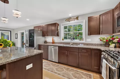 Kitchen - 1 Otter Run Rd, Freeport, ME 04032 photo 2 of 5