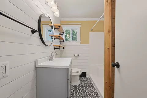 Bath - 56 Morrill Ave, Gorham, ME 04038 photo 1 of 2