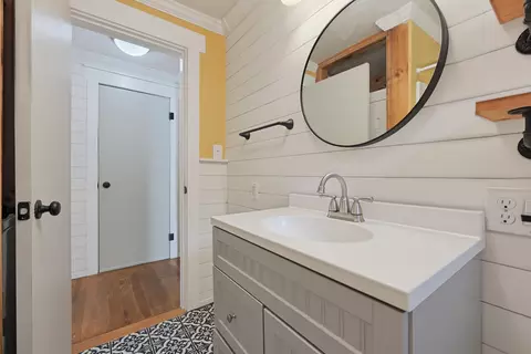 Bath - 56 Morrill Ave, Gorham, ME 04038 photo 2 of 2