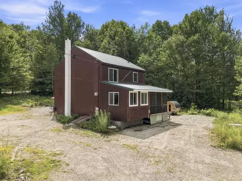 499 Howe Hill Rd, Greenwood, ME 04255
