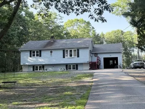 11 Scotts Ln, Bucksport, ME 04416