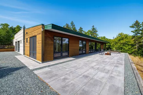 40 Point Rd, Harborside, ME 04642