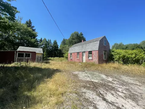 106 N Main St, Stonington, ME 04681