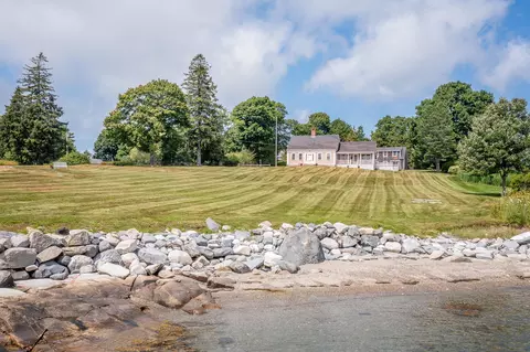 28 School St, Saint George, ME 04860
