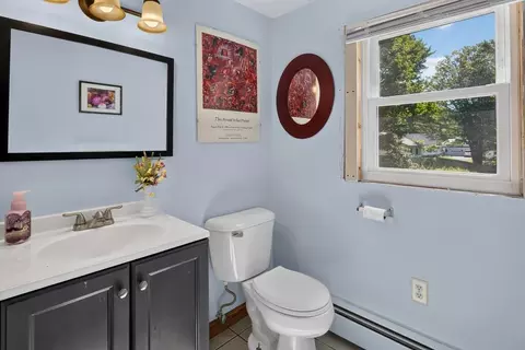Bath - 7 New York St, Millinocket, ME 04462 photo 3 of 3