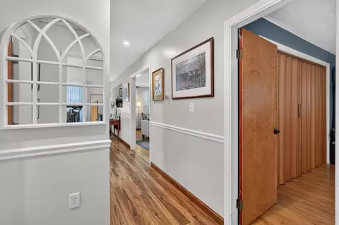 Entry Way - 7 New York St, Millinocket, ME 04462 photo 3 of 7